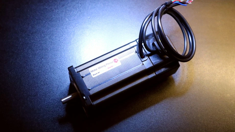 Motor paso a paso Nema 23, 3,5 A 600 oz pulgadas Inductancia 3,9 mh (con freno integrado) Foto 3 de 4