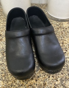 dansko matte black