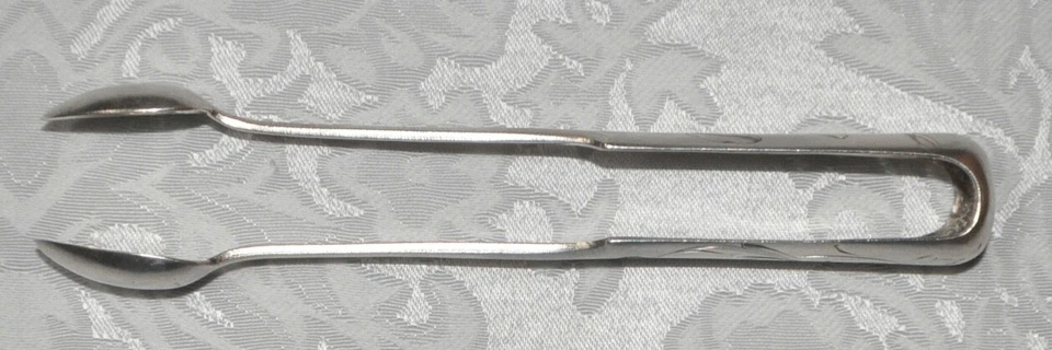 Pinças de açúcar russas antigas de prata 84 com decoração gravada - Imagem 3 de 4