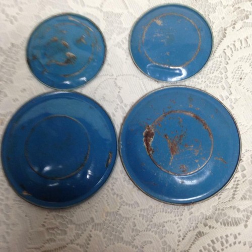 1940s Wolverine, Delft 4-pc Child's Tin Dishes - Picture 4 of 5
