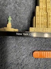LEGO Architecture 21028 New York City 100% Complete Good Condition