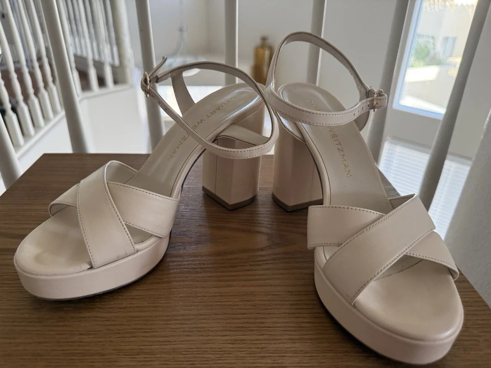 Sandália feminina plataforma alta STUART Weitzman céu tamanho 7,5 - Imagem 2 de 4