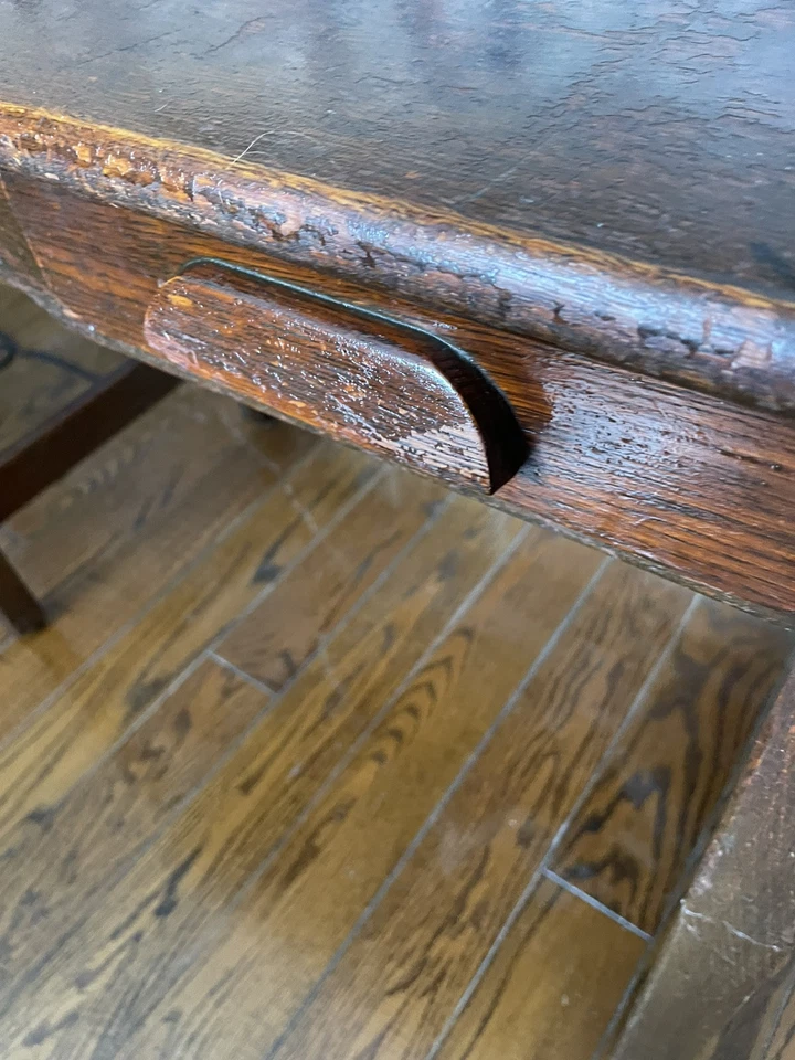 Escritorio vintage de madera maciza de 20” X 34” con 1 cajón - resistente - muy bueno Foto 3 de 4