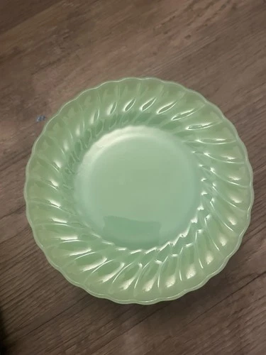4 anchor hocking plate jadeite shell swirl salad 7”  green fireking SASSY RESER