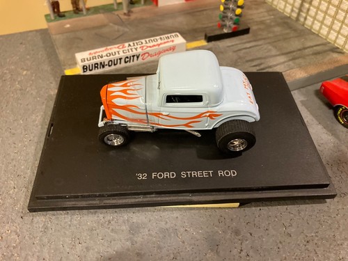 1932 Ford Hot Rod Street Rod, 1:43 scale, New in Box - Picture 7 of 11