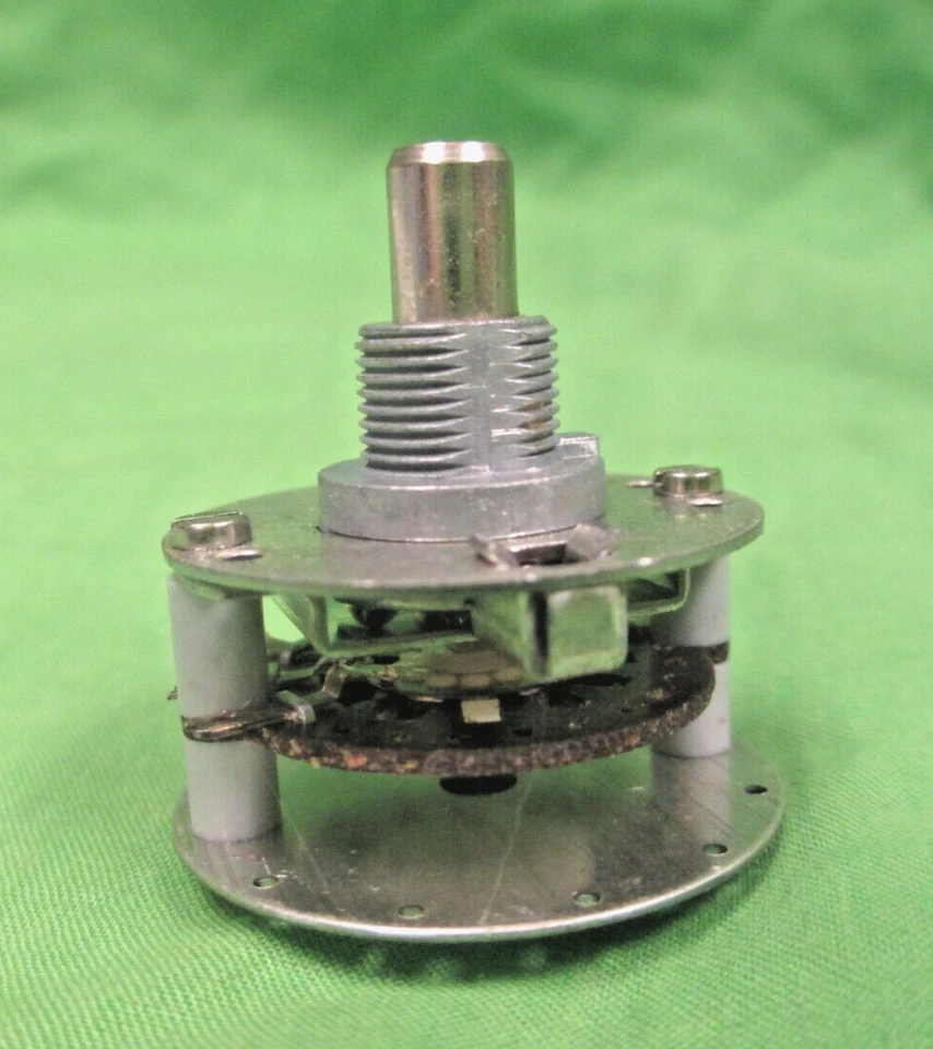 DUAL CS 701 TURNTABLE TURN SWITCH  2 POLES  SCARCE NEW /OLD/STOCK NEVER MOUNTED - Image 2 of 3