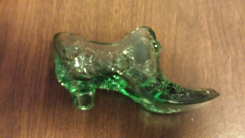 Fenton Art Glass 6" Embossed Roses Slipper Green - 第 1/7 張圖片