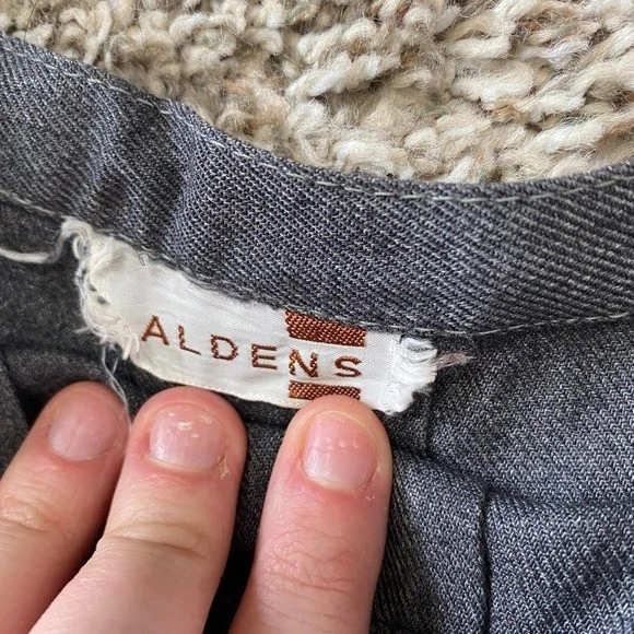 Minifalda plisada gris oscuro XS Aldens vintage años 70 80 con dobladillo a mano Foto 3 de 4