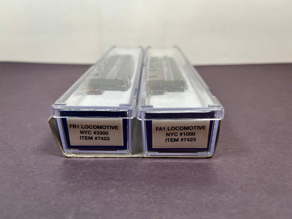 Life Like Trains N Scale 7423 Diesel Locomotive Set FA1 FB1 NYC 1000 3300 - Image 2 of 4
