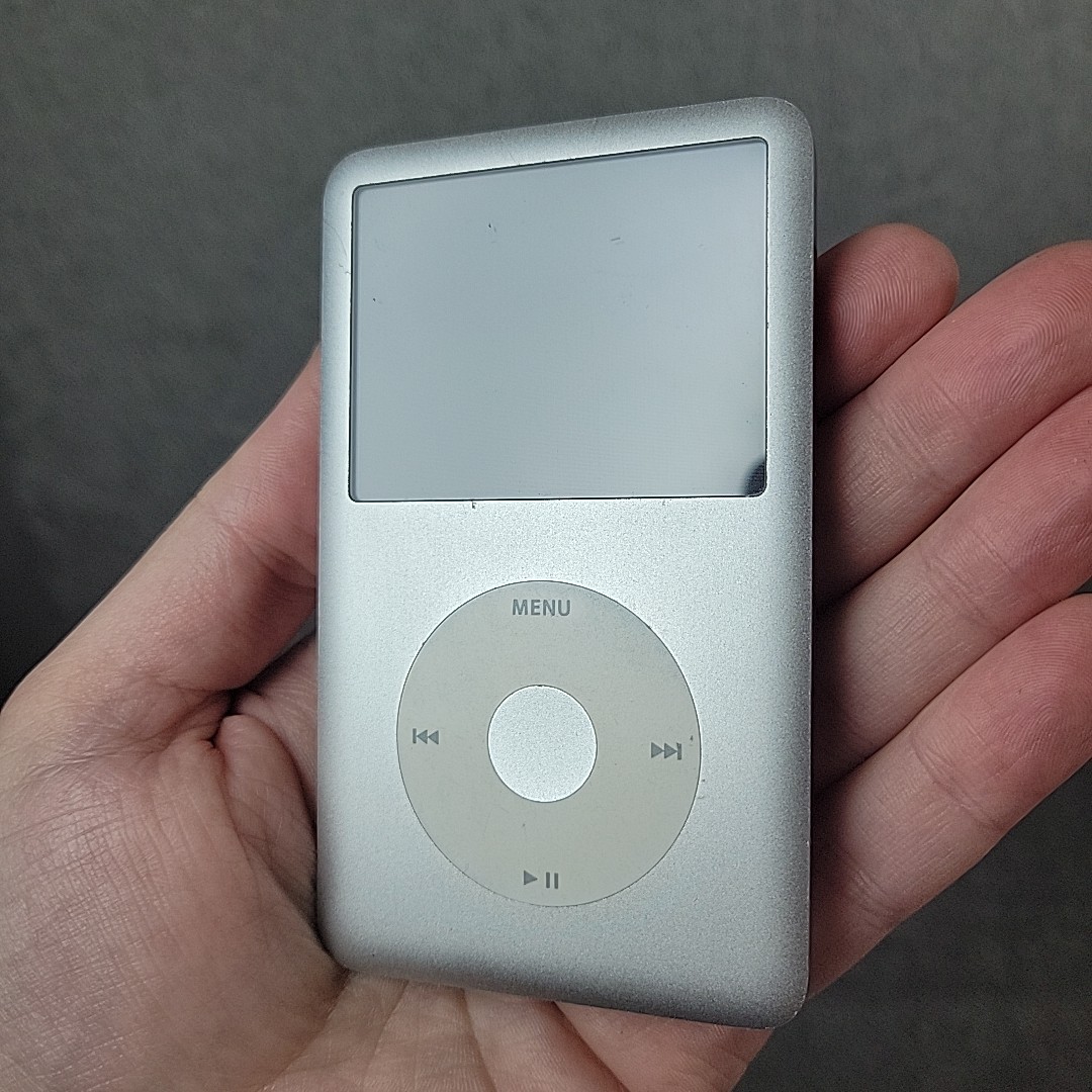 Apple iPod 2007 Classic 6th Gen 80GB Silver A1238 MP3 Player Works