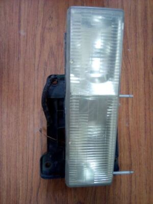 Driver Headlight I-beam Front Axle Only Fits 90-02 CHEVROLET 3500 PICKUP 370350
