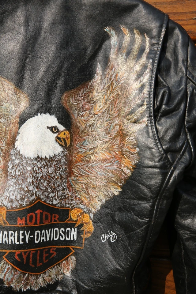Chaqueta de cuero para motocicleta Harley Davidson vintage motociclista pintada a mano águila negra Foto 3 de 4