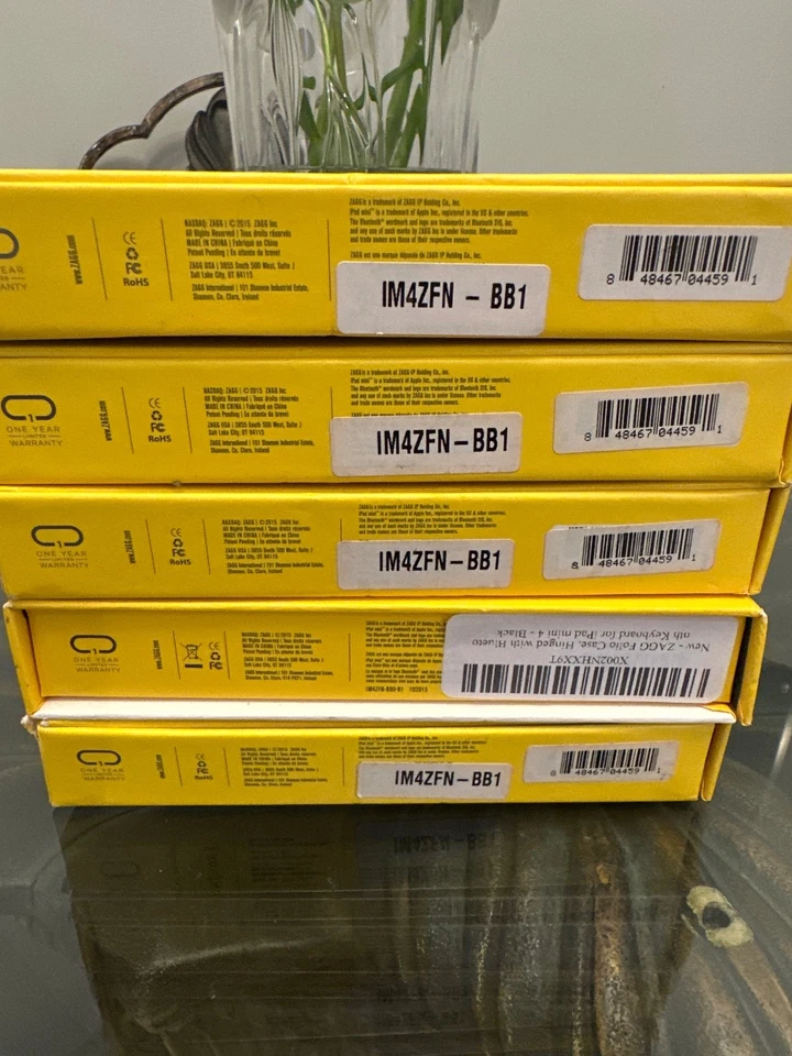 ZAGG Folio Case with Wireless Keyboard for iPad mini 4 - Image 2 of 4