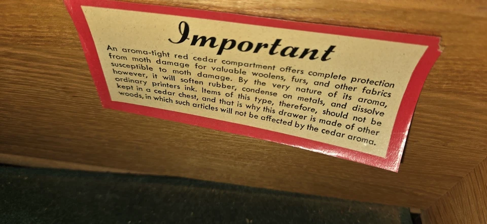 Lane 1940 caoba georgiana con cofre forrado de cedro con cajón 44" W x 32" H x 19" D Foto 3 de 4