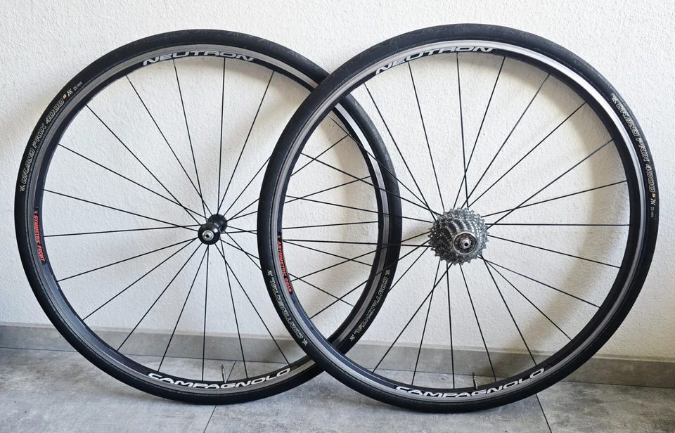 Campagnolo Neutron-Laufradsatz  inkl. 10-fach Kassette und Campagnolo Naben  - Bild 2 von 4
