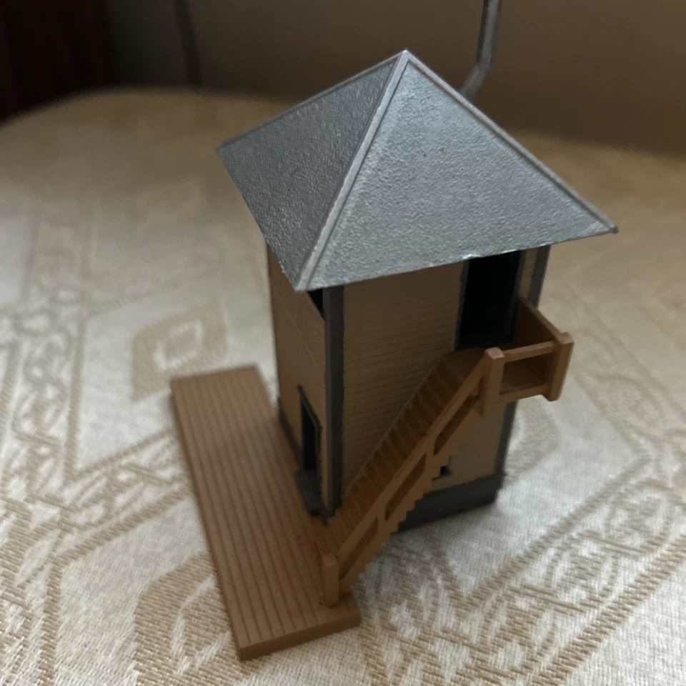 Torre Interruptor Escala HO con Señal por Bachmann Usado Pintado Foto 2 de 4