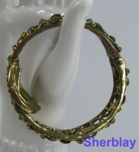 Vtg Acrylic Green Rhinestone Filigree Hinged Clamper Bangle Bracelet Signed LZ - Picture 6 of 7