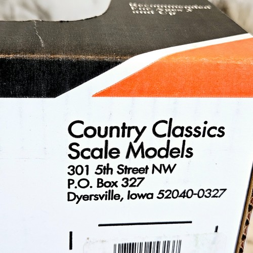 Allis Chalmers G Tractor w/ Plow Die Cast Metal 1/16 Scale Country Classics USA - Picture 16 of 16