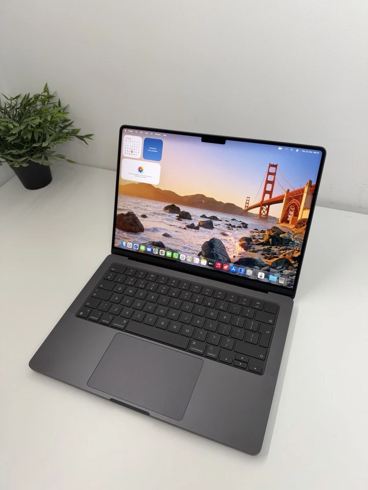 Apple MacBook Pro 14" M3 Max · 128GB · 4TB, photo 1 of 5