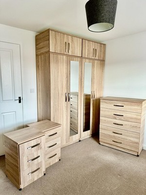 Brandneu 5 Fuß Kleiderschrank mit Top-Boxen, komplettes Set nur £500, KOSTENLOSE LIEFERUNG   
