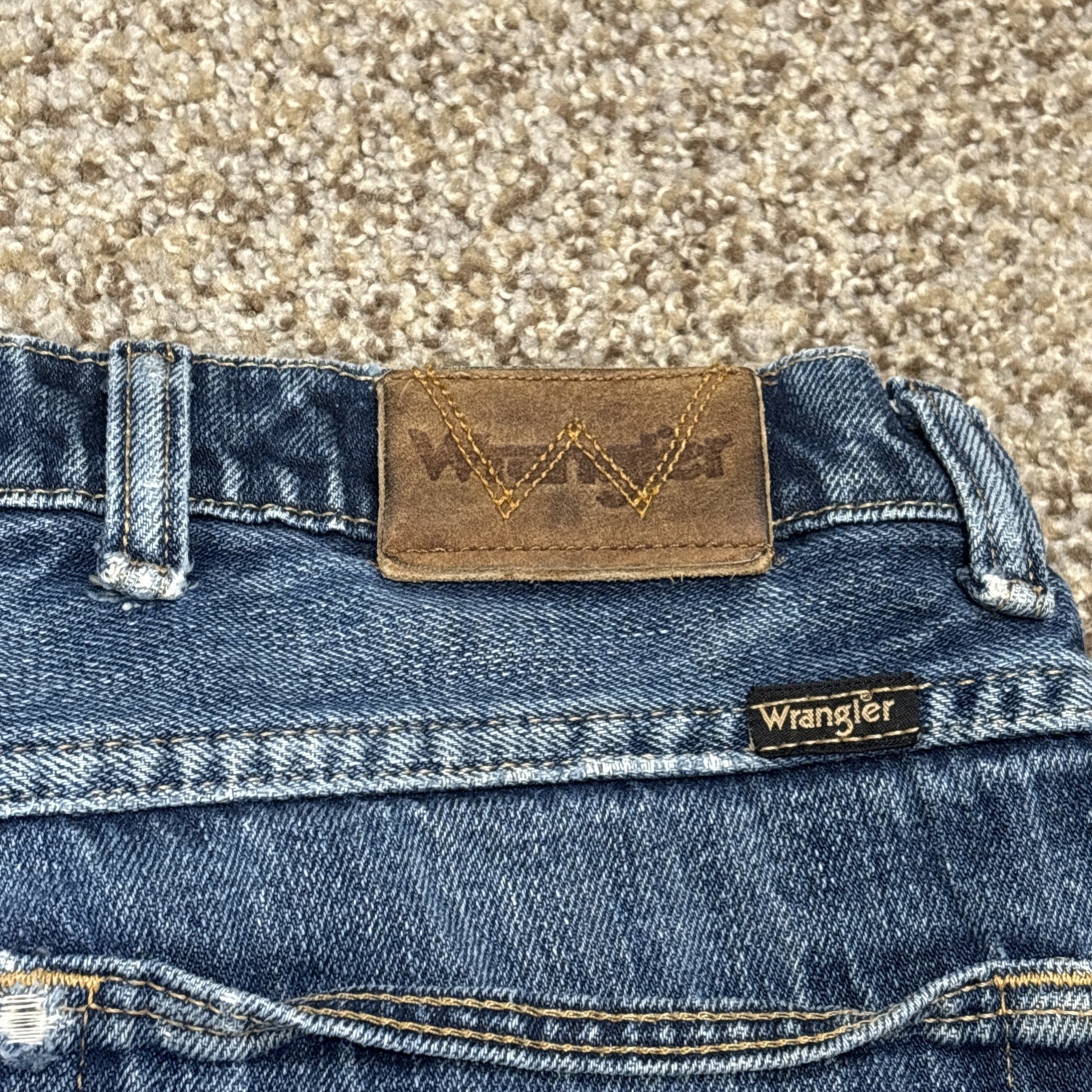 Wrangler Jeans Mens 38x29 Blue Cotton Loose Fit Denim Workwear Distressed - View 15