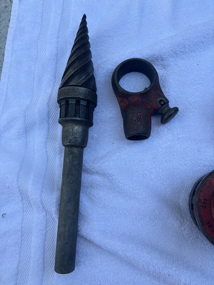 Ridgid 12-R Threader Set, 00-R with Reamer, 360 cutter.  - Image 4 of 4