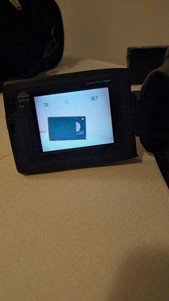 Panasonic PV-L559 Palmcorder Palmsight VHS-C Camcorder with Battery/Case TESTED - Image 2 of 4