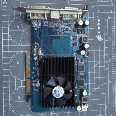 AGP 8X SAPPHIRE ATI Radeon HD 3650 512MB/128bit GDDR2 Grafikkarte