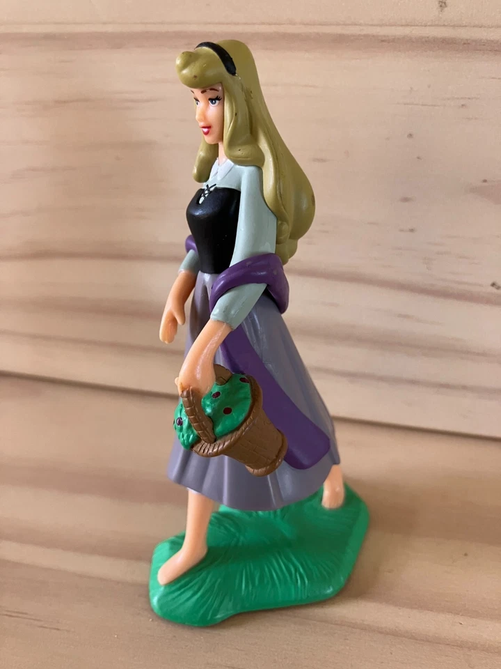 Disney PRINCESA AURORA como BRIAR ROSE BELLEZA DURMIENTE FIGURA Pastel TOPPER Foto 2 de 4