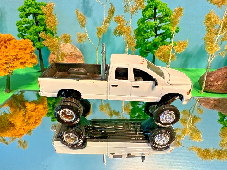 Dodge RAM 2001, 2500 Blancanieves ERTL 1:64 Ertl, fundido a presión muy raro, coleccionistas Foto 2 de 3