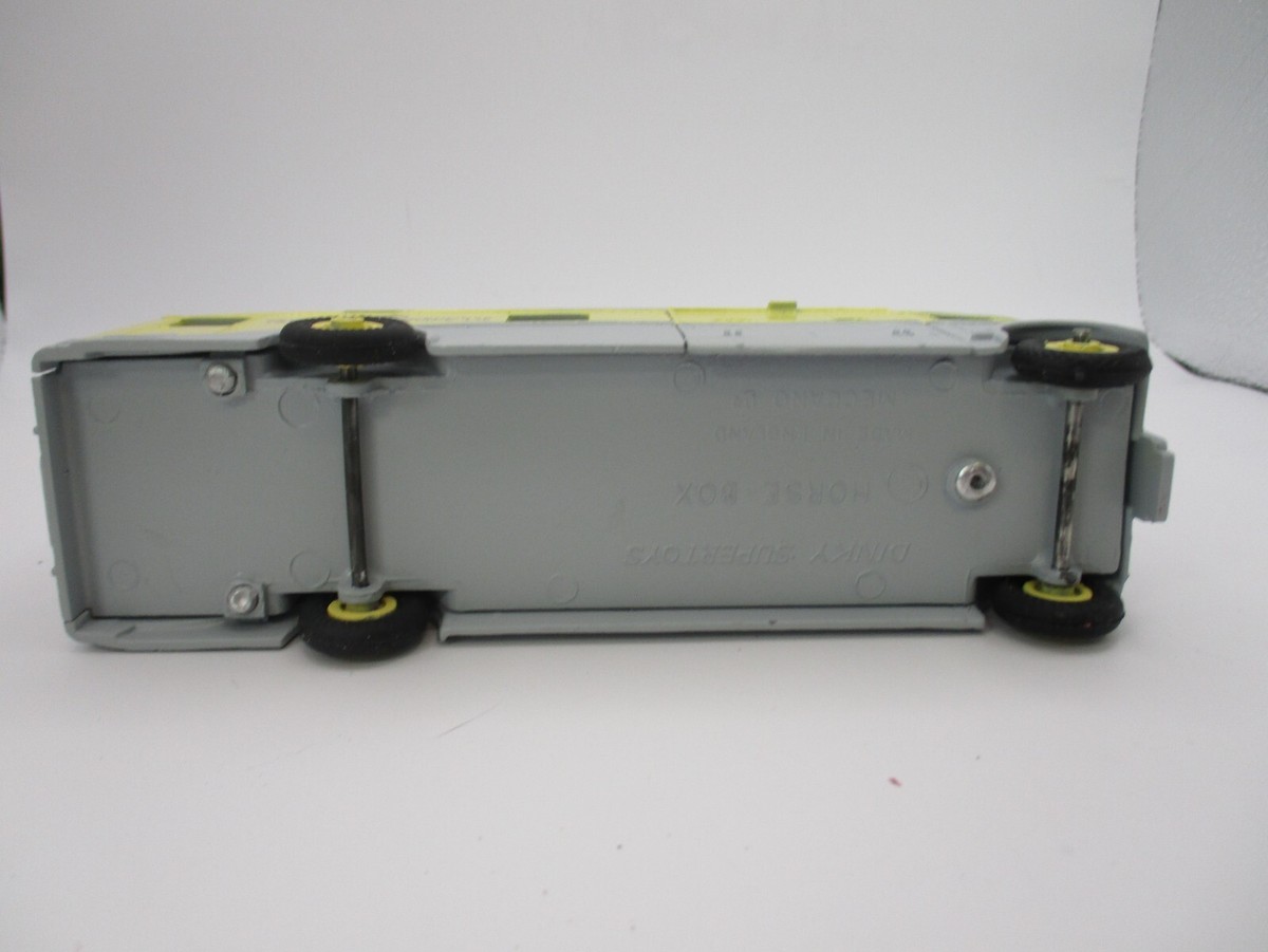 RARE VINTAGE DINKY SUPERTOYS #979-G MAUDSLEY RACE HORSE