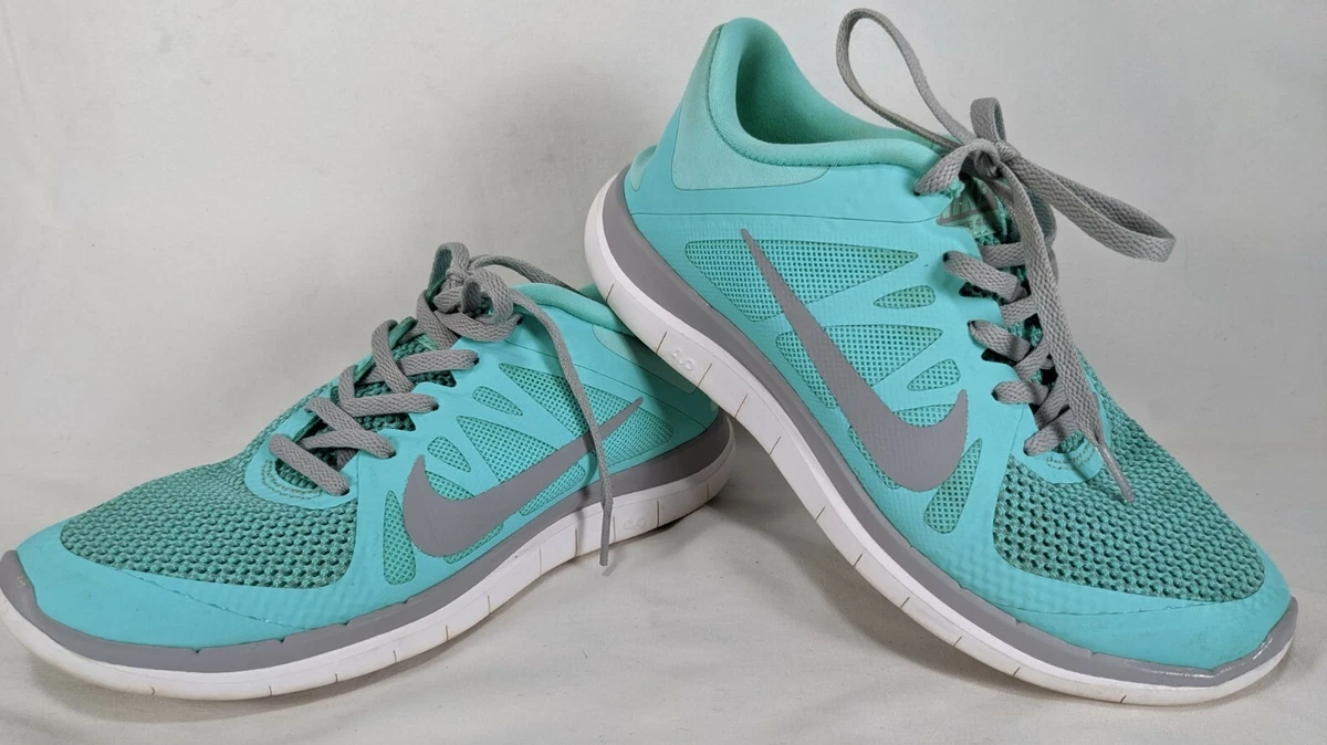 Turquoise nike hotsell shoes womens