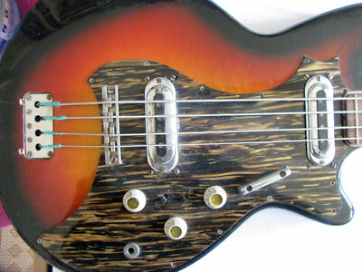 Framus Stratocaster Star Bass mit 2 Pickups original