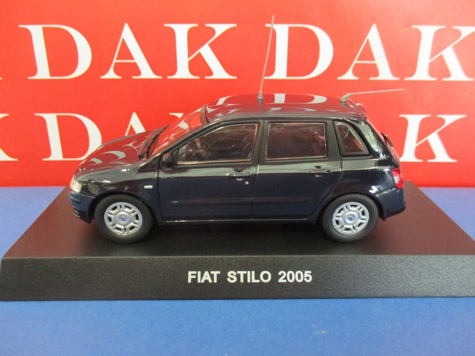 Die cast 1/43 Modellino Auto Carabinieri Fiat Stilo 2005 blu - Immagine 2 di 3