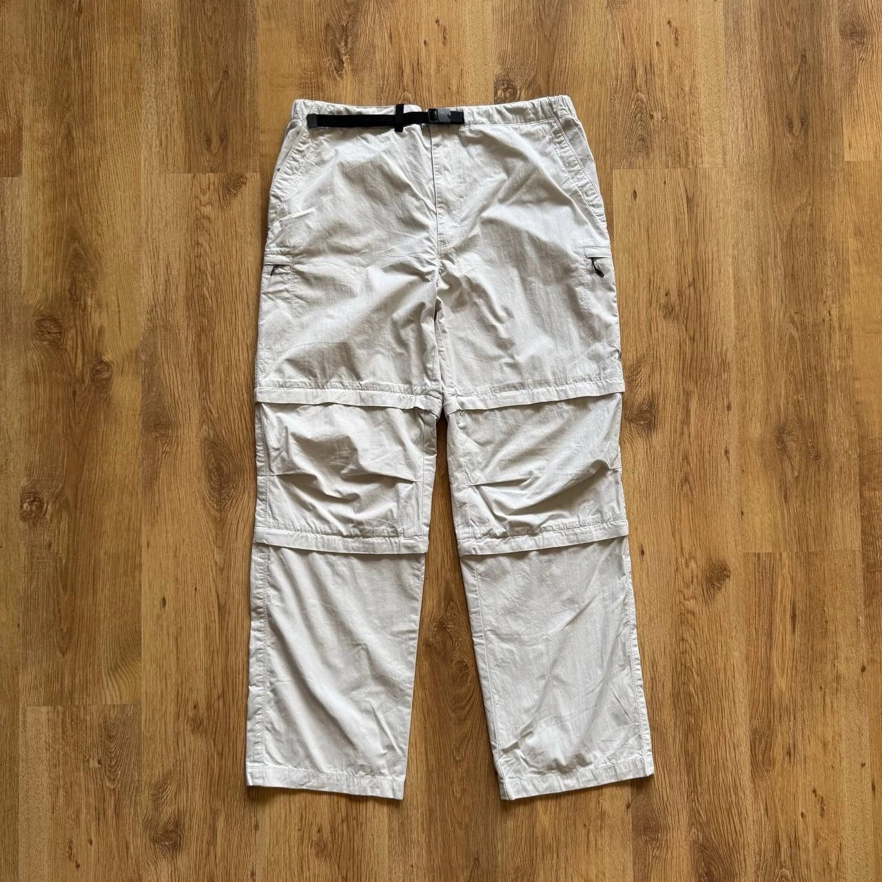 Nike ACG Convertible Pants XL Beige Outdoor Hiking Trekking XL
Opens in a new window or tab