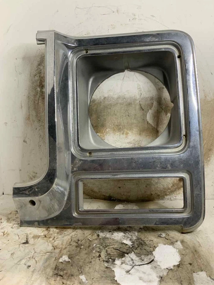 1979-1980 Chevrolet 10 Series Pickup porta farol 14021237 mão esquerda metal 841 - Imagem 3 de 4
