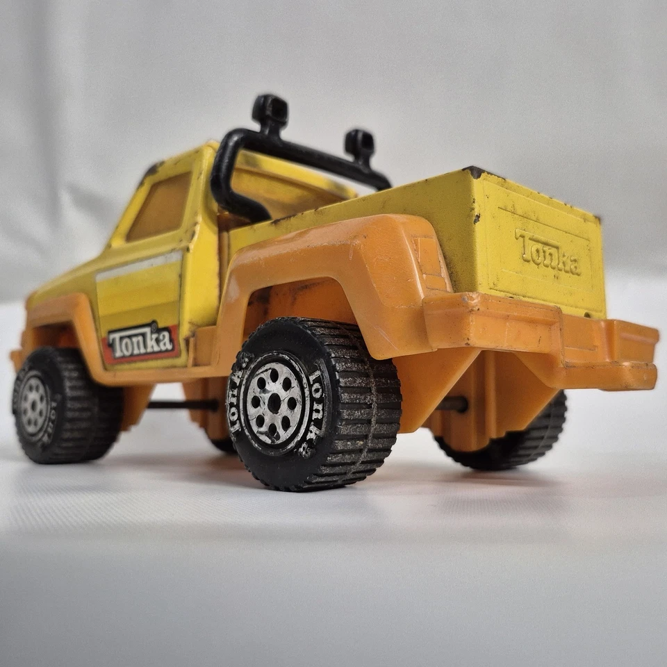 Vintage 1979 Yellow Tonka 9" Pickup Truck Pressed Steel & Plastic Nostalgic Toys - Image 4 of 4