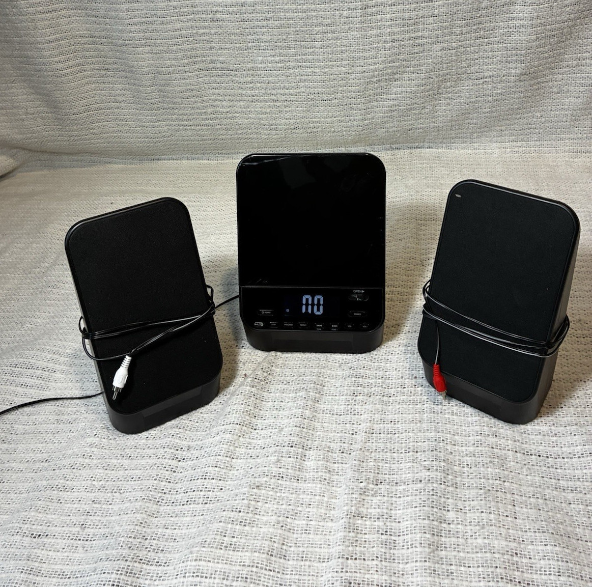 ONN 100008722 Mini CD Stereo System Black CD Player FM Radio Clock