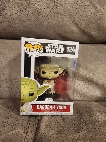 Funko Pop! Vinyl Star Wars Dagobah Yoda #124 Sci-Fi Theme Collectible Figure