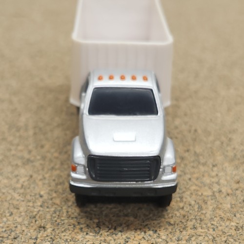 1/64 Ertl Ford F-750 Grain Truck, Tyler Transport - Picture 2 of 7