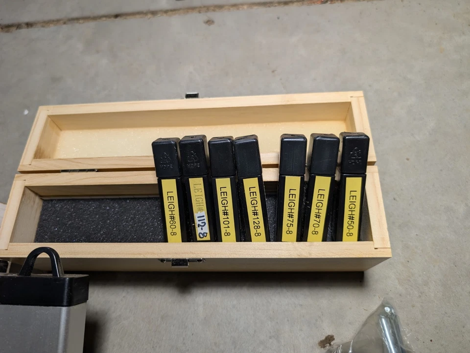 Kit de accesorios Leigh AC12 Leigh Jig VRS con juego de brocas de cola de milano Foto 2 de 4