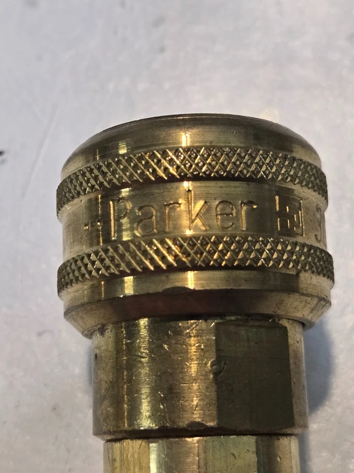 Parker 30 Series B37 1/2" Quick Connect Coupler 1/2"-14 Female Threads - Image 2 of 4