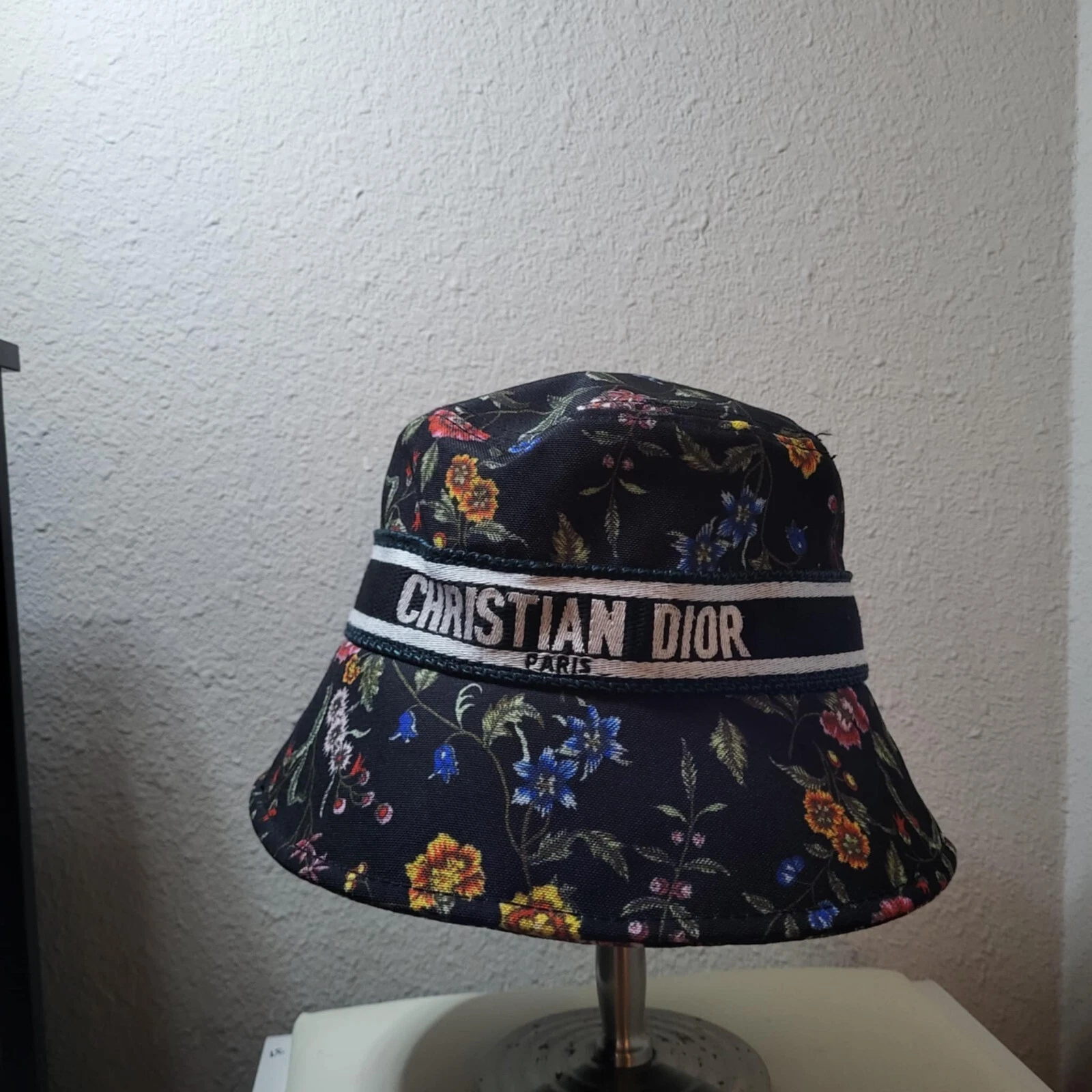 Chapeau seau Christian Dior D Bobby petit bord