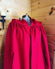 Hooded front clasping red cotton cloak