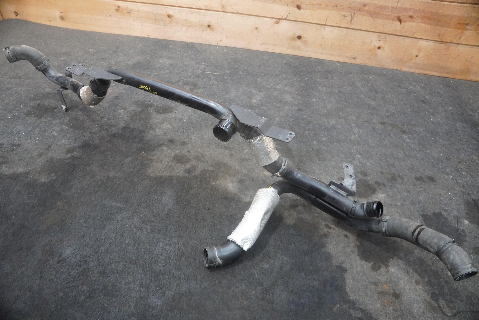 Water Radiator Coolant Pipe Tube Hose Line 470121193A Lamborghini Aventador 2015