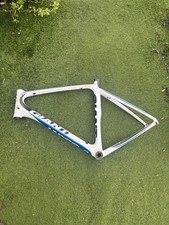 giant defy carbon frame white