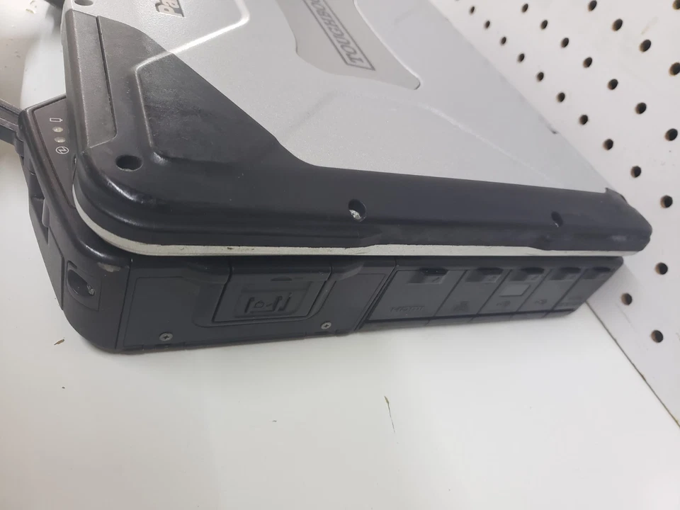 Panasonic Toughbook CF-31 MK1 i5-520M/ 2.40Ghz 16GB RAM/256GB SSD/Win 10 Pro - Image 4 of 4