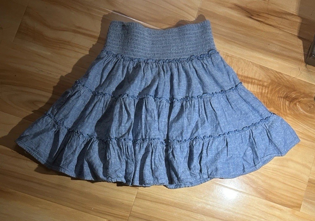 American Eagle Women's Short Blue Skirt With Elastic Waist  Size Xs