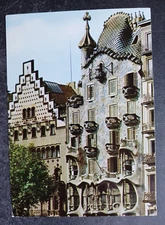 vtg postcard art Barcelona, Casa Batllo, Paseo De Gracia Gaudi Spain architectur