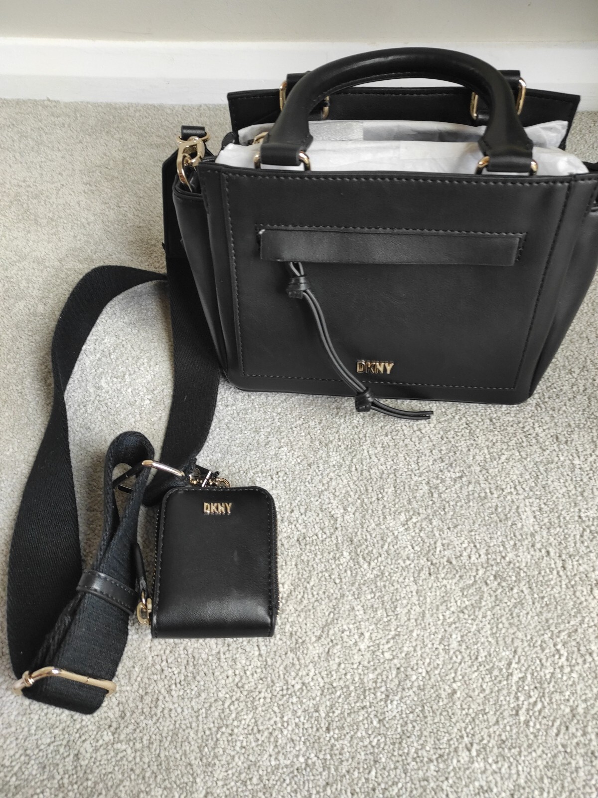 Dkny 🗽 Black Cambridge Mini Satch Bag , Air pod Holder Bnwt Rrp$178